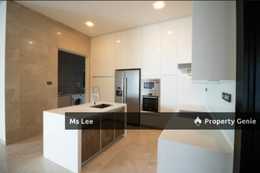 The Pearl @ KLCC-Level 17 private lift- Sale below bank value Rm480k