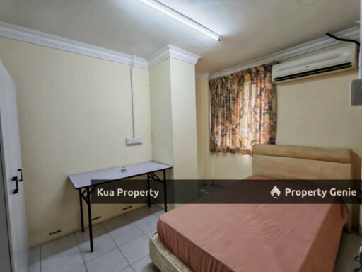 Single Room for Rent! Located at Central Court Apartment, near MBKS