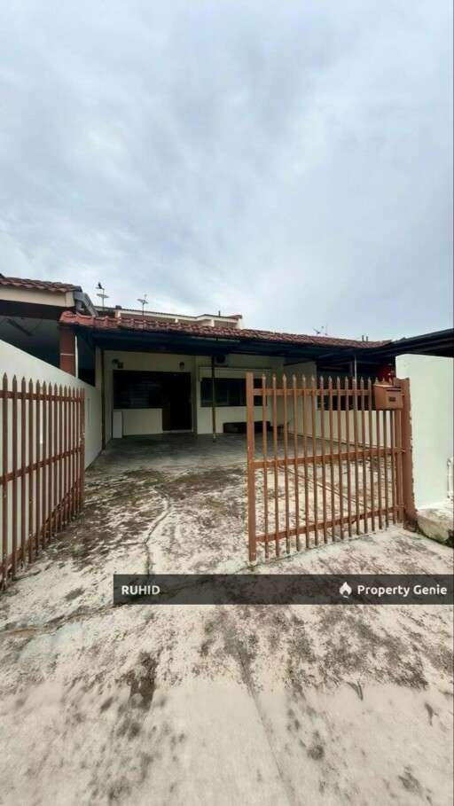 Freehold Single Storey Terrace House at Taman Perling For Sale