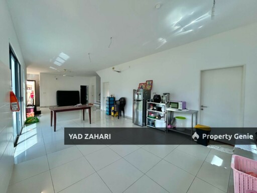 Huge Extra Land Corner Lot Double Storey Terrace House, Hijayu 2 Resort Homes, Bandar Sri Sendayan