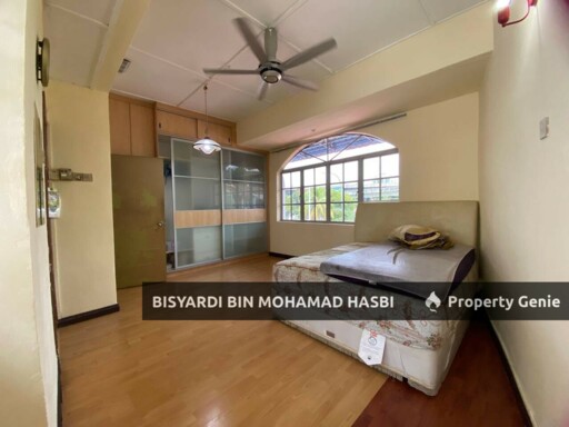 FACING OPEN RENOVATED 2 STOREY SS12 SUBANG JAYA.