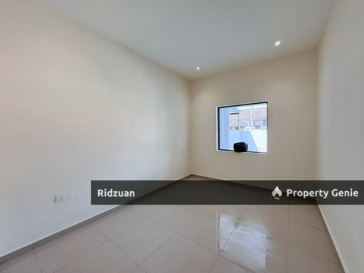 Desa Cemerlang - Single Terrace House