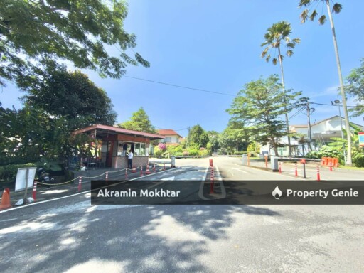 END LOT 3 Storey Terrace De Puncak Ukay, Taman Ukay Perdana, Ampang Selangor .