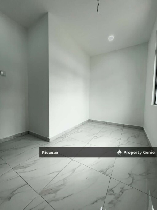 Taman Pulai Indah, Double Storey Corner Lot