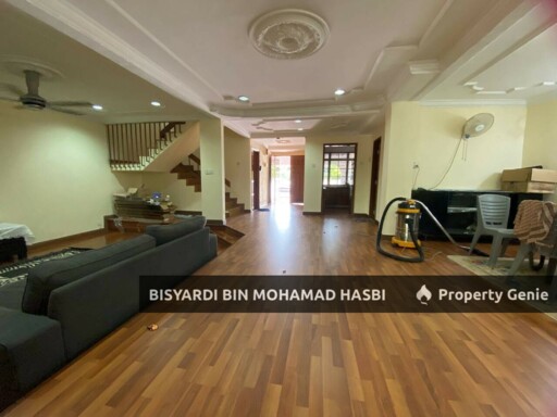FACING OPEN RENOVATED 2 STOREY SS12 SUBANG JAYA.