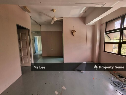 Paragon Valley - Corner 3 Storey Shop Office - Good for Investment