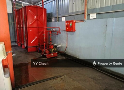 Menglembu/Falim Ipoh Bungalow Factory For Rent Great Lcoation 0.5 Acres Fully Covered