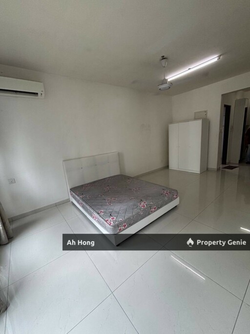 Tampoi / Central Park / Studio / Partially Furnished