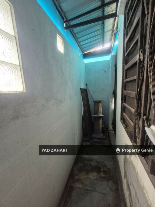 Jalan Kebun, Shah Alam | 1-Storey Terrace 4 Bedrooms | RM410K - Renovated and Nearby School