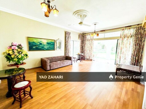 Seksyen 11, Shah Alam | Bungalow 6+1 Bedrooms | RM1.8M - Bungalow with Split Level & Huge Land