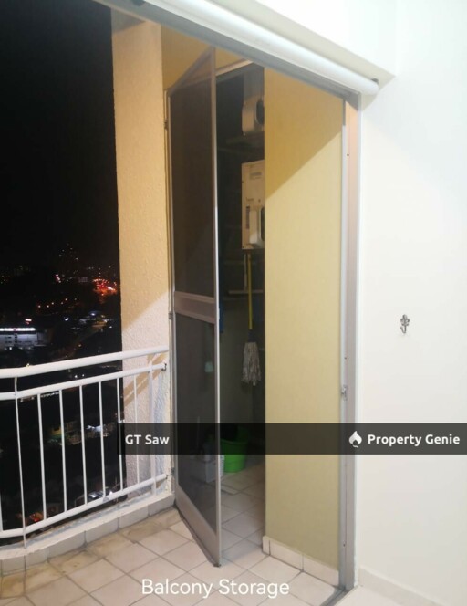 2 Bedroom Renovated / Partly Furnished With Breathtaking KLCC View
