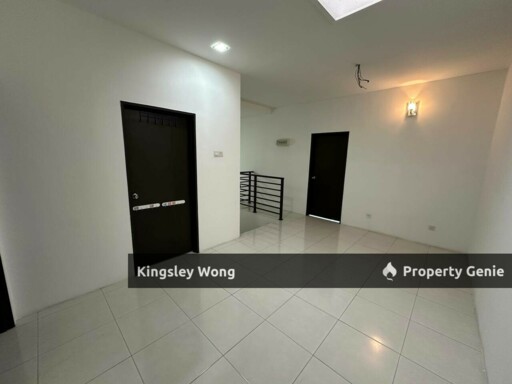 Pengkalan Tiara Double Storey Terrace House  Gated Guarded Facing North For Sale