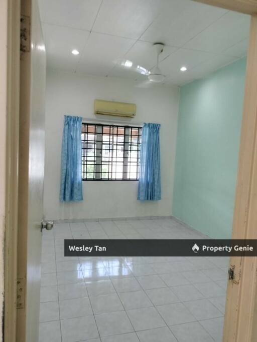 Pulau Gadong Single Storey 3 Rooms Partly Furnished 20x65 10mins to Melaka Town