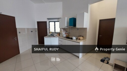 🔥 Exclusive Room for Rent at J Dupion – 5 Mins to MRT, 10 Mins to KL! 🔥