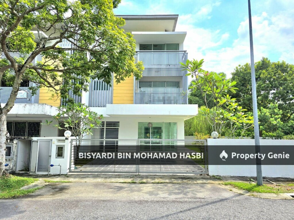 SUPERLINK 3 STOREY BIGGEST CORNER LOT FACING PLAYGROUND, TAMAN NADAYU 92 KAJANG 2, KAJANG .