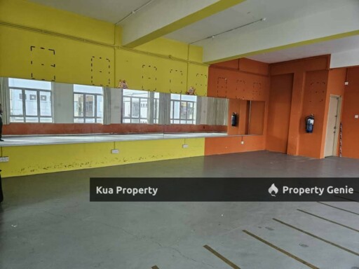 2nd Floor Corner Commercial Shoplot For Rent! Located at Jalan Keretapi, 3rd Mile