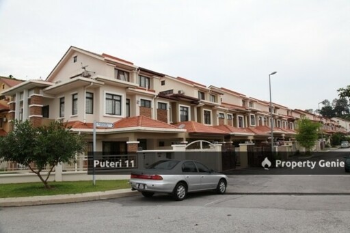 Puteri 11