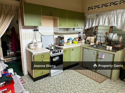 Sek 14 PJ-Single Storey Terrace House Corner