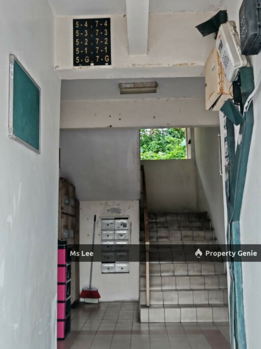 Sanjung Apartment @ Taman Seri Taming, Batu 9, Cheras-Blok Sanjung Tingkat 4 top floor-Ready Now