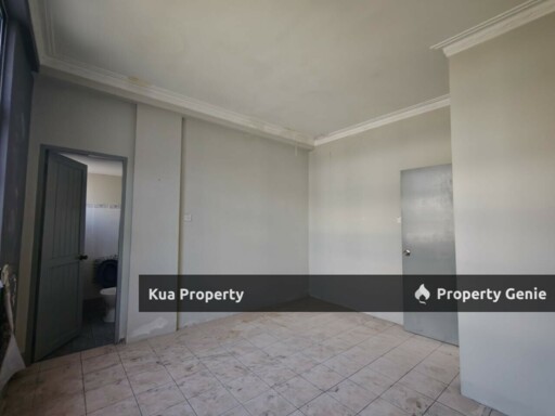Matang Jaya 1st Floor Shophouse / Apartment For Sale  Located at Matang Jaya