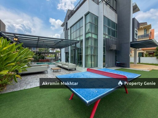 Renovated & Fully Furnished | 3 Storey Bungalow Kristal Court Seksyen 7, Shah Alam