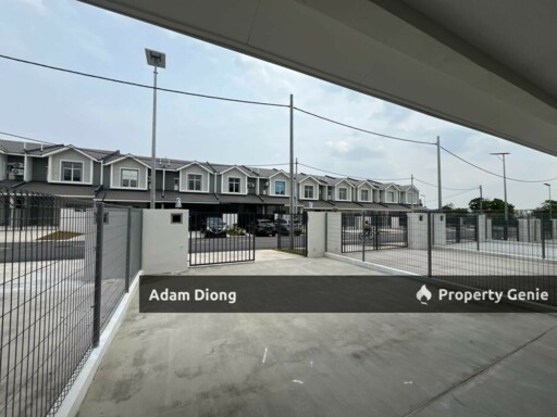 Erica, Bestari Perdana Meridin East, Pasir Gudang