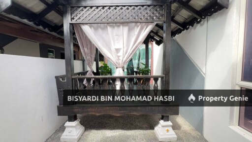 2 Unit Sekali Side By Side 1 Owner Renovated 1.5 Storey Bungalow Taman Senawang Perdana, Senawang.