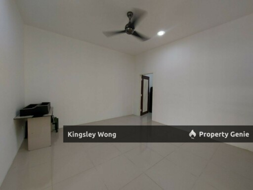 Tasek Square Freehold Three Storey Semi-D Move In Condition Tight Gated Guarded Area Near Mall Mart Shoplots