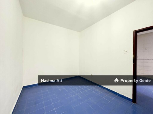 Spacious Unit- 2 Storey, Jalan Turmalin Seksyen 7 Shah Alam