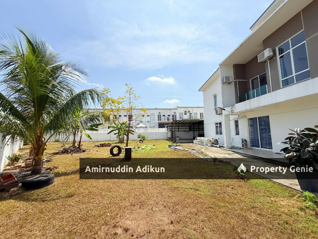 Sendayan Corner Lot Huge Land 8700sqft