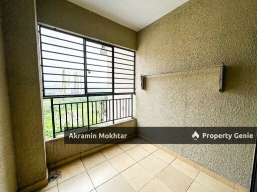 Freehold, Renovated, Partially Furnished & 1 Parking | Kristal Villa Condominium, Kajang 2