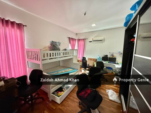 1080 RESIDENCE TAMAN PUNCAK SAUJANA KAJANG 3-STOREY SEMI DETACHED FACING CLUB HOUSE 2 MASTERBEDROOM