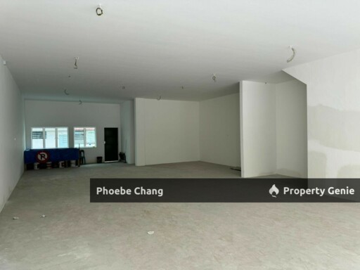 IPOH BERCHAM BIG SIZE 30'x70' 2 STOREY SHOPLOT OPEN FOR SALE
