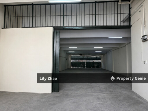 Warehouse / Showroom / Office, 6,400 sq ft Light Industrial 2-Storey Shop Lot📍Sadong Jaya, KK City Centre