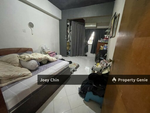 1.5-Storey Freehold Home@Taman Bukit Jaya Ulu Tiram-Fully Renovated With Extended Layout! | RM 530K Only