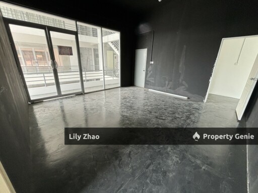 1st Floor Shop Offices, Glass Wall & door, Suria Inanam