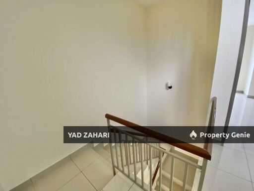 The Strata, Bangi | Townhouse 3 Bedrooms | RM550K - Brand New Unit and Semi Furnished