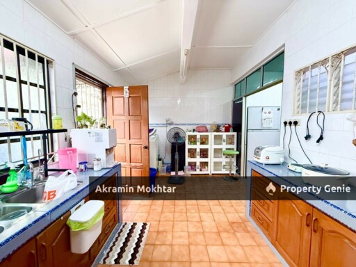 Freehold, End Lot, Renovated & Fully Furnished | Double Storey Taman Universiti Indah, Seri Kembangan