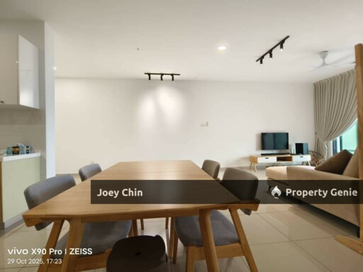Molek Pine 4-High Floor JB City View Condo Fully Furnished For Rent