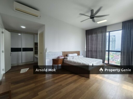 Strait View 18 Condominium for Sale