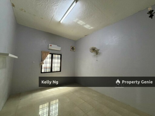 1 Sty Endlot House At Jenjarom For Rent