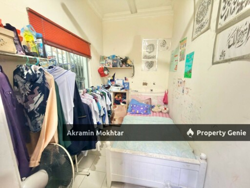 FREEHOLD, END LOT & RENOVATED - SINGLE STOREY TERRACE @ JALAN KEBUN, SEKSYEN 30