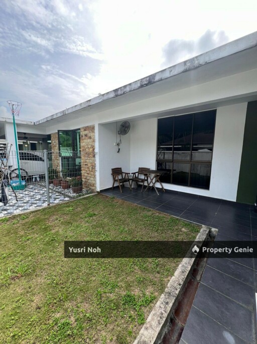 Rumah Berkembar 1 Tingkat di TAMAN IJOK INDAH 1