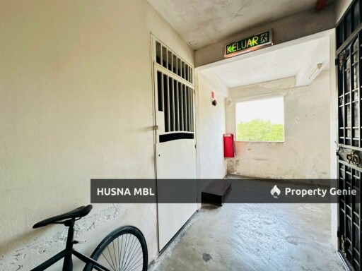 Apartment Corner Lot Renovated Desaminium Flora Seri Kembangan | 3 Bilik | Berhampiran MRT & UPM