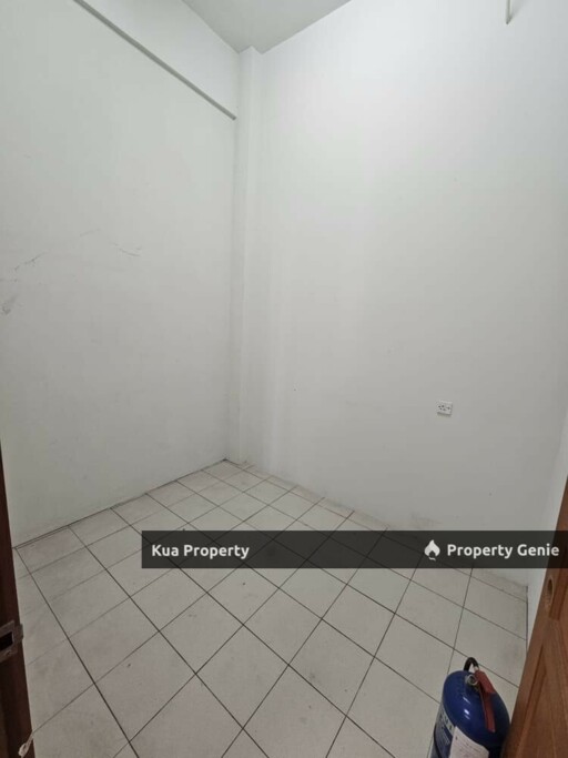 Ground Floor Big Size Office/ Shoplot For Rent Located at Pending, Near Icom Square