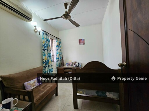 Double Storey Semi Detached Taman Setia 2 Negotiable