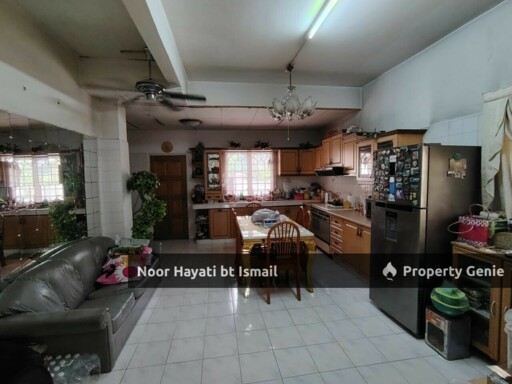 Section 7 Shah Alam, 2sty Corner House for Sale RM880k