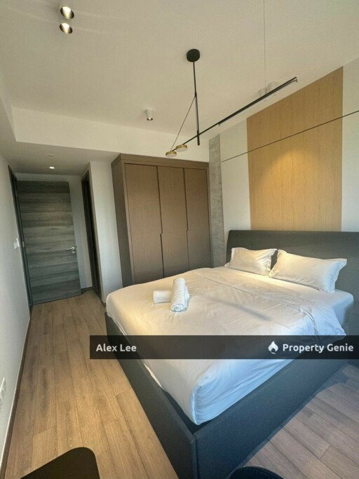 In TRX and KLCC Below Market Price Three bedrooms View to believe it