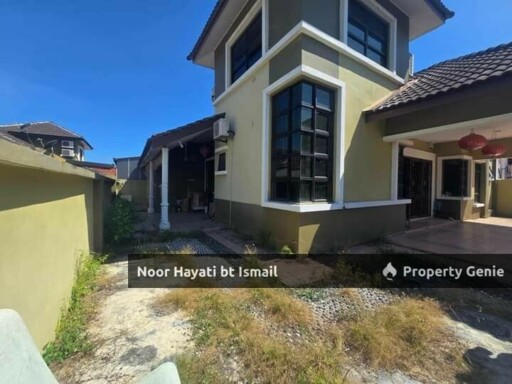For Sale: SEREMBAN Sikamat, 𝗙𝗨𝗟𝗟𝗬 𝗙𝗨𝗥𝗡𝗜𝗦𝗛𝗘𝗗  Renovated 1.5 Semi D Taman Villa Suria Warisan Puteri Sikamat Seremban RM650k