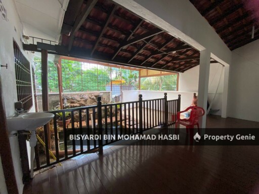 FACING OPEN RENOVATED 2 STOREY SS12 SUBANG JAYA.